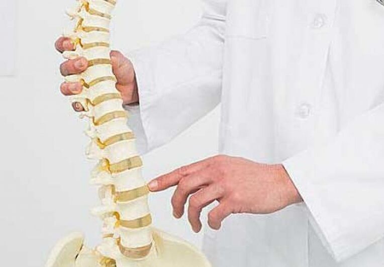 Osteochondrosis Thoracic bi hilweşandina dîskên intervertebral diyar dibe