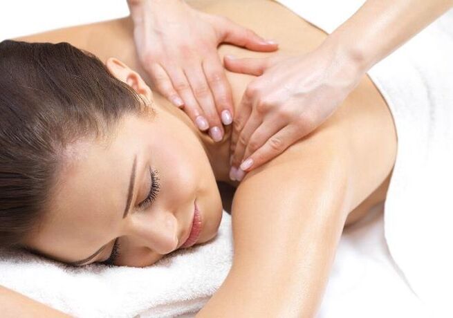 Pêvajoya Massage Manual ji bo Osteochondrosis Cervical