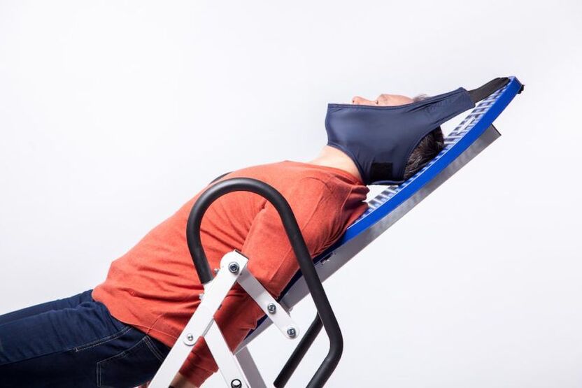 Terapiya Traction ji bo Osteochondrosis Cervical